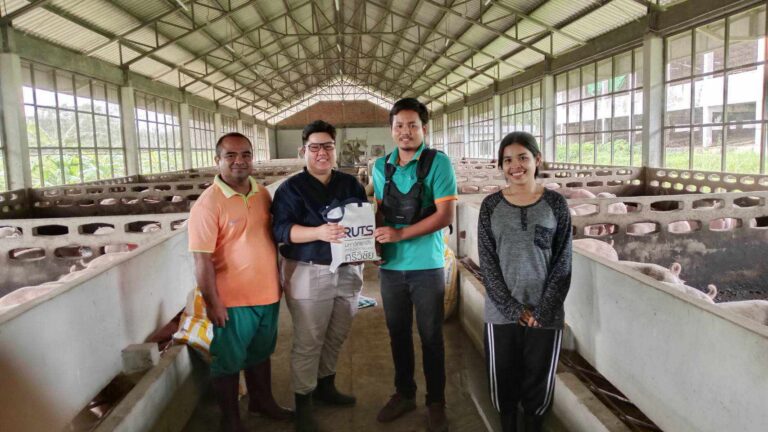 อาจเป็นรูปภาพของ 4 คน และ ข้อความ