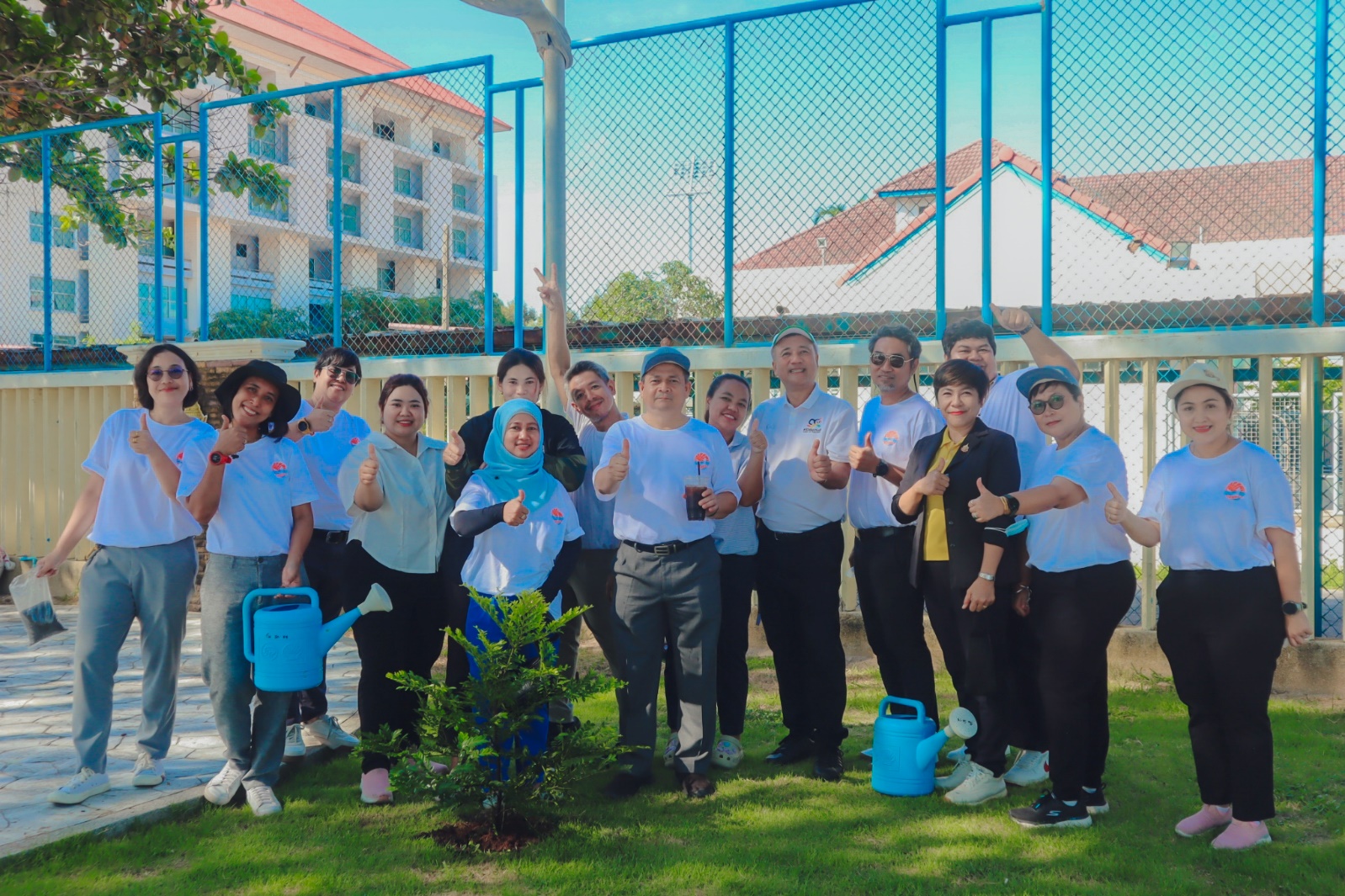 อาจเป็นรูปภาพของ 13 คน และ ต้นไม้