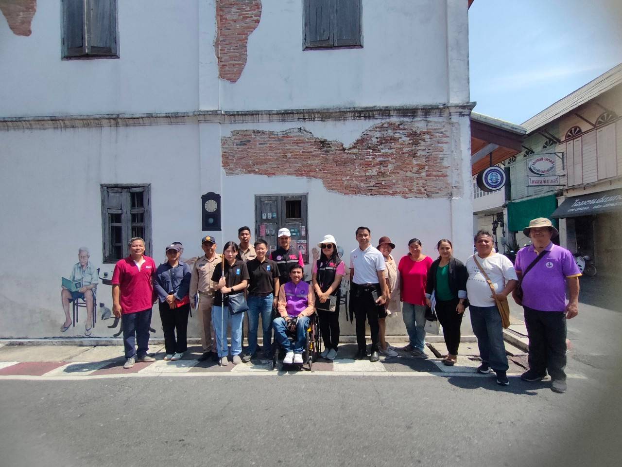 อาจเป็นรูปภาพของ 14 คน