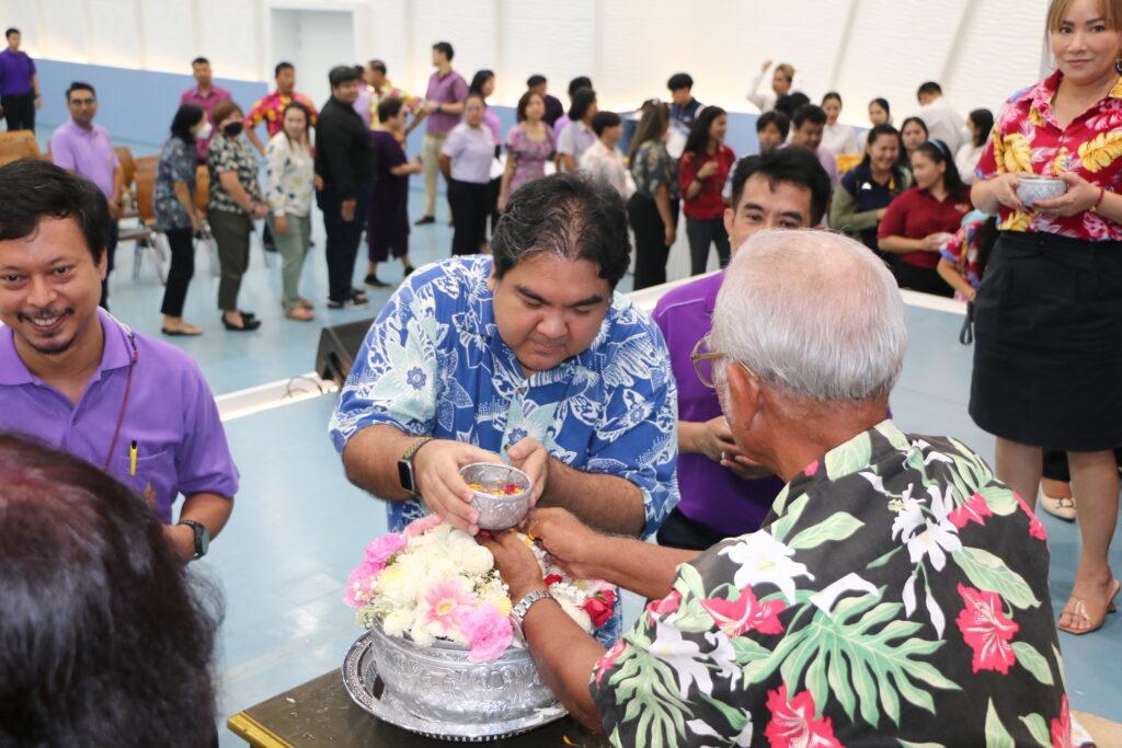 A group of people around a cake
AI-generated content may be incorrect.