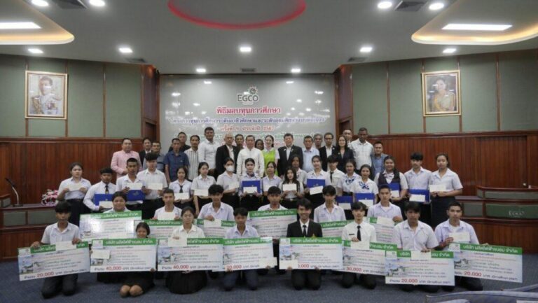 A group of people holding signs AI-generated content may be incorrect.