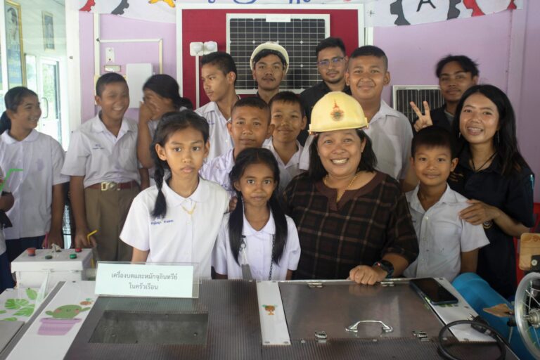 A group of people posing for a photo

AI-generated content may be incorrect.