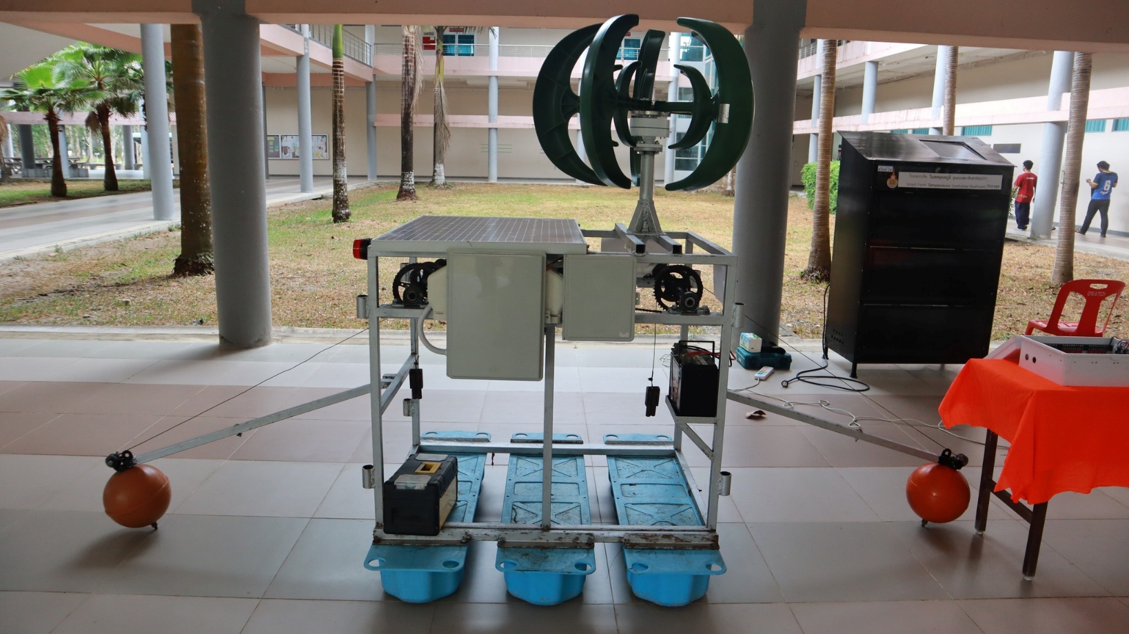 A machine with a fan on it

AI-generated content may be incorrect.