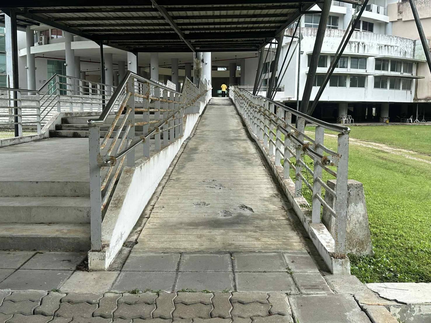 A ramp way to a building
AI-generated content may be incorrect.