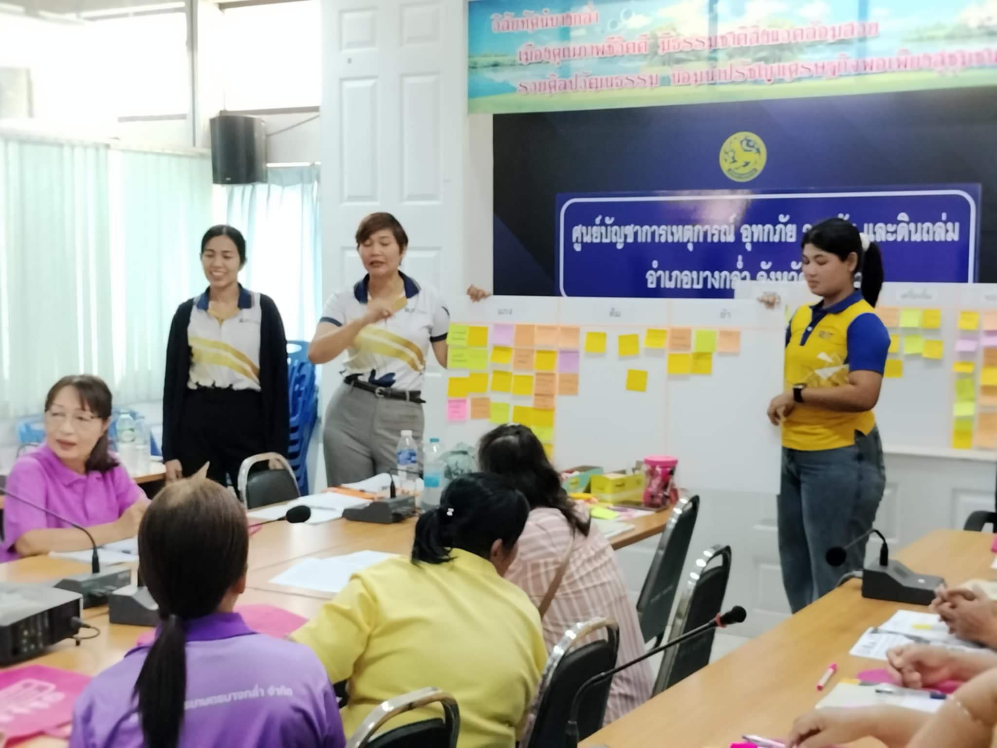 No photo description available.