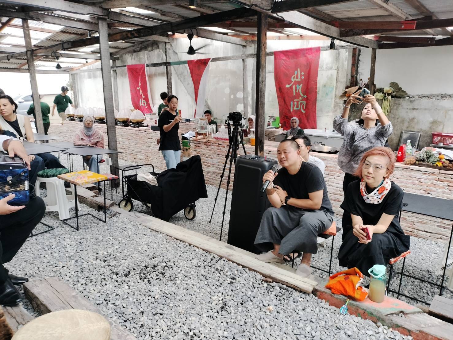 No photo description available.