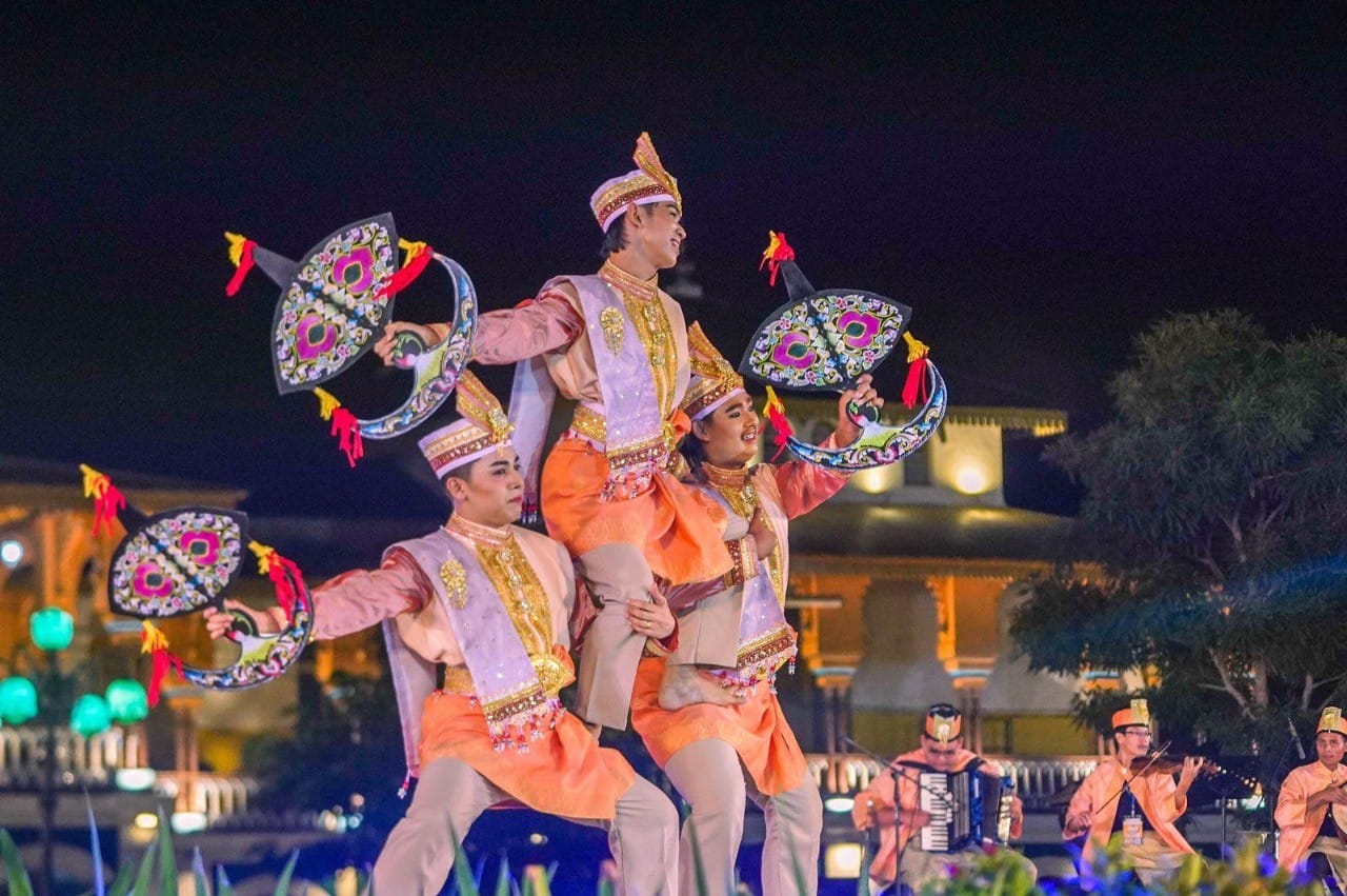 No photo description available.