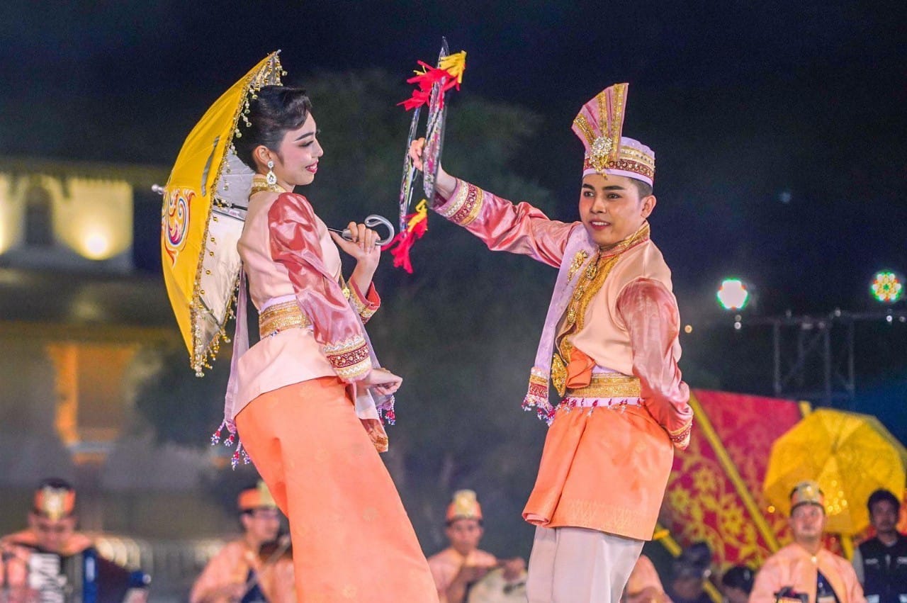 No photo description available.