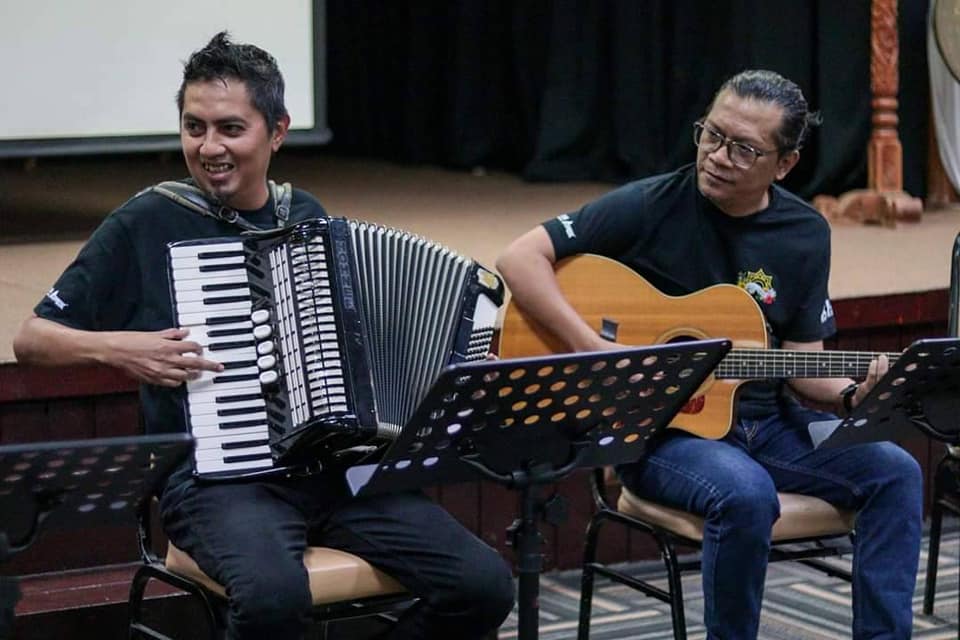 No photo description available.