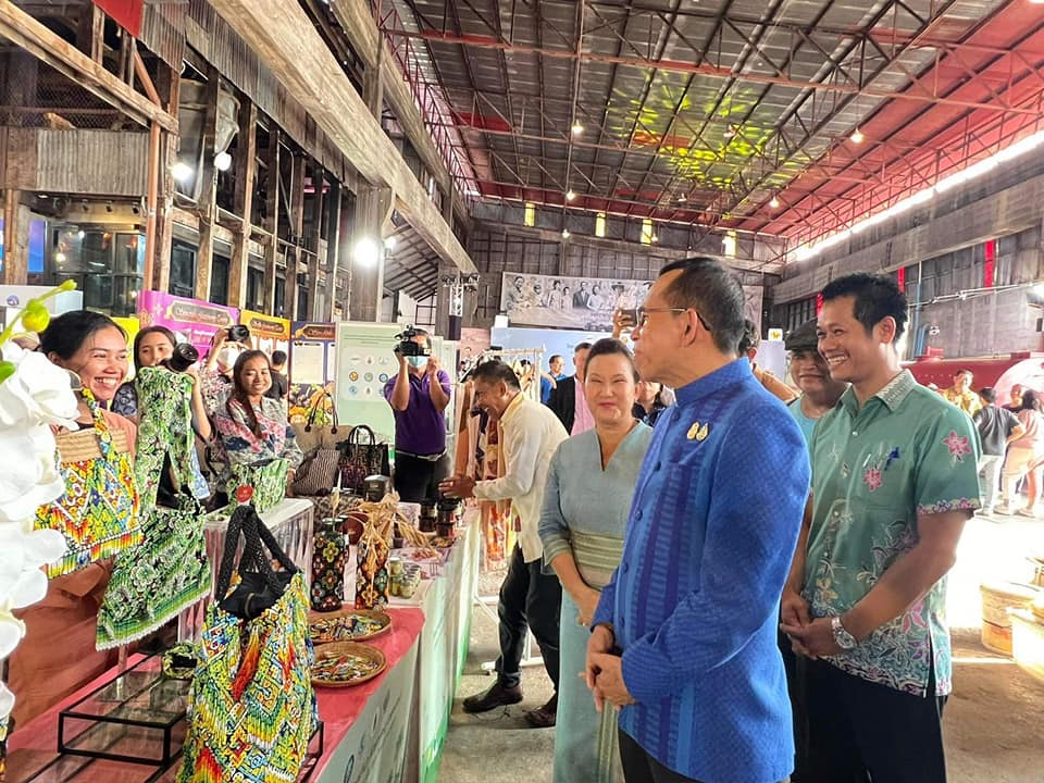 No photo description available.