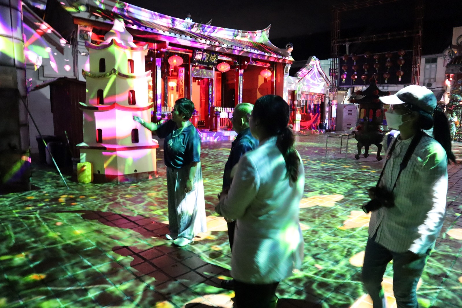 No photo description available.