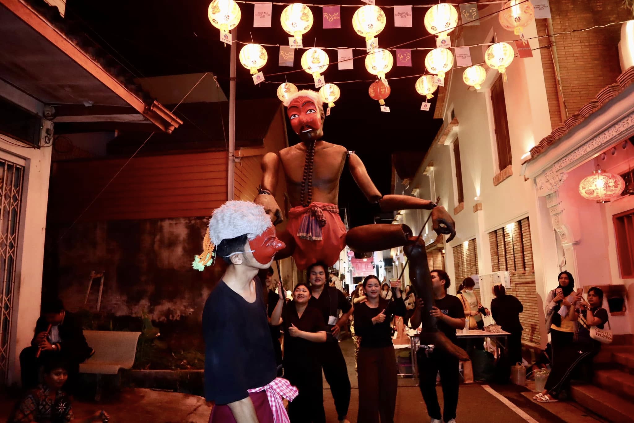 No photo description available.