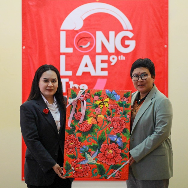 No photo description available.