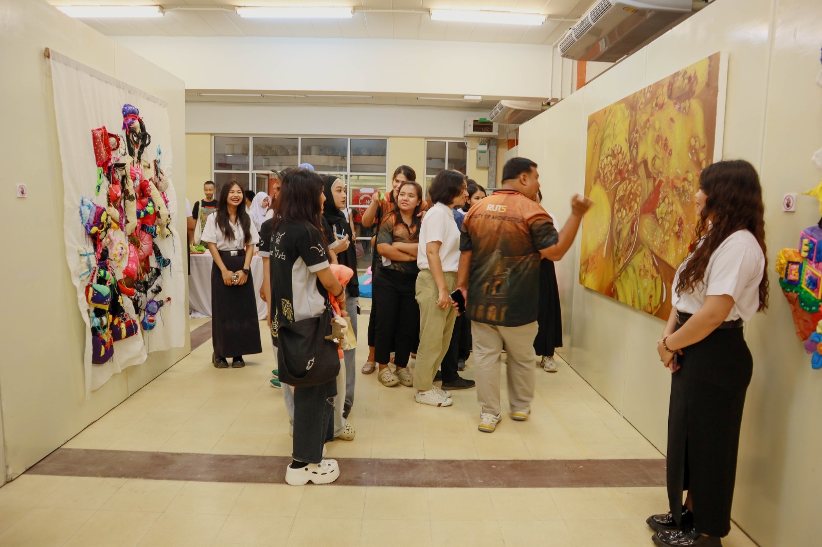 No photo description available.