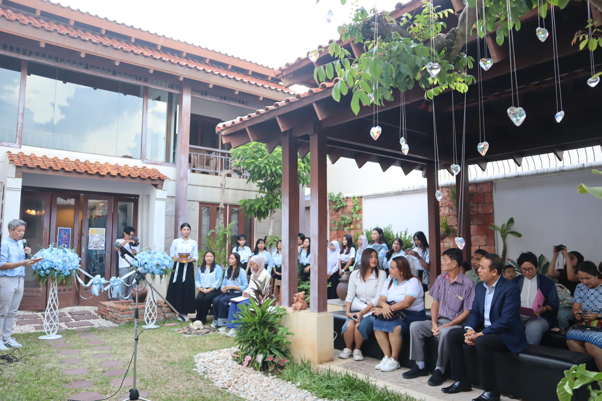 No photo description available.