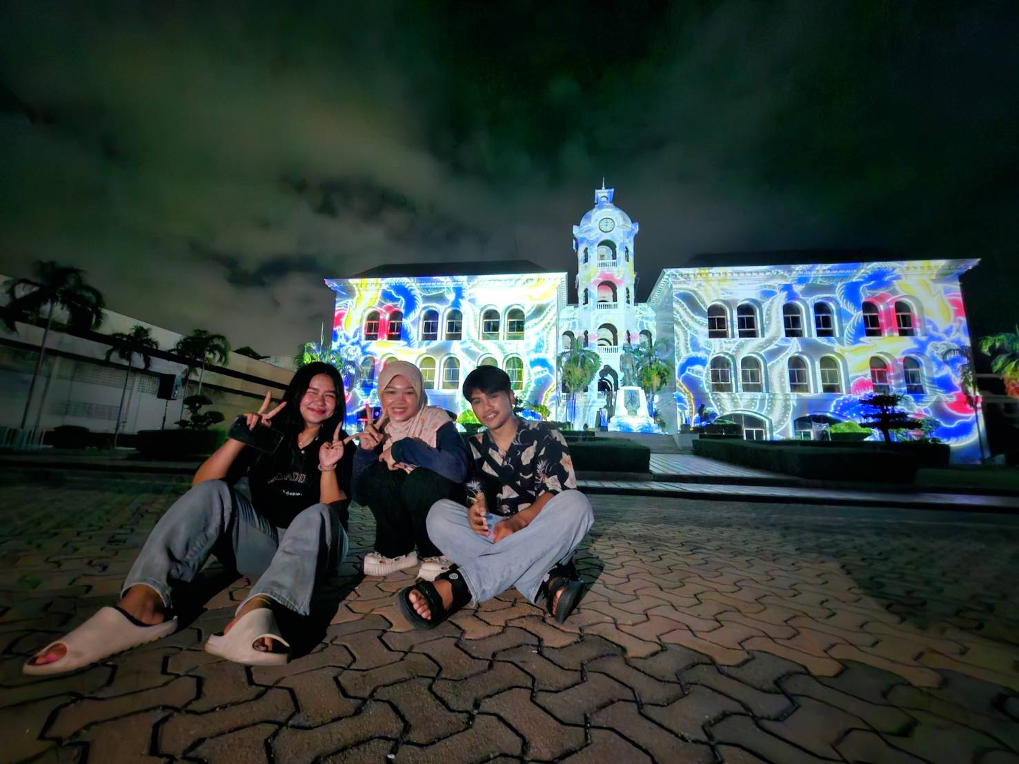 No photo description available.