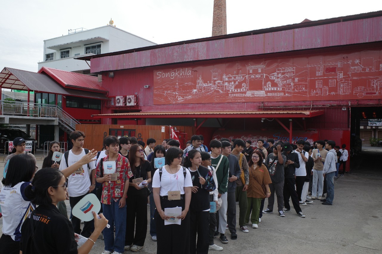 No photo description available.