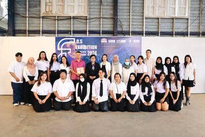 No photo description available.