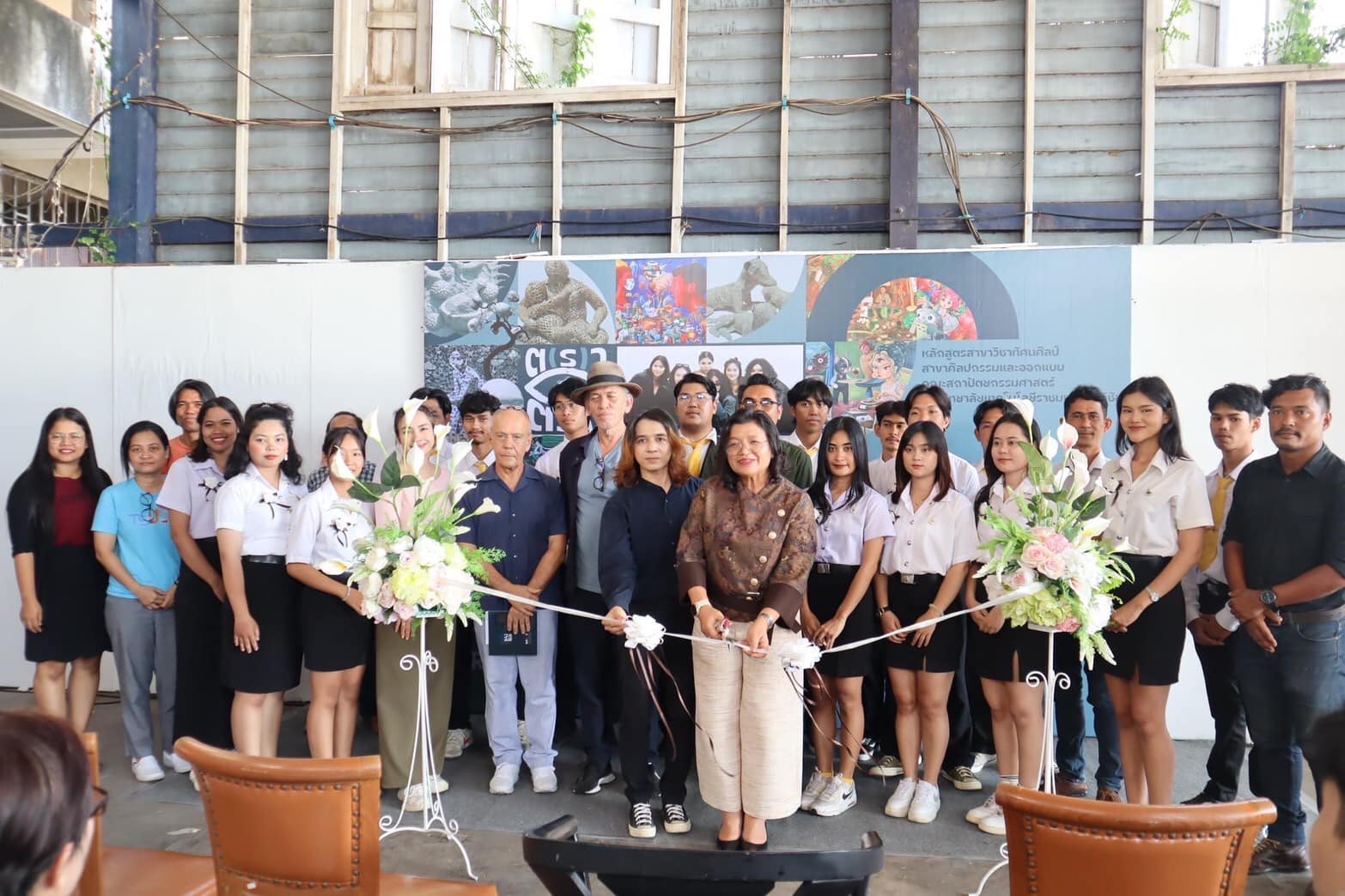 No photo description available.