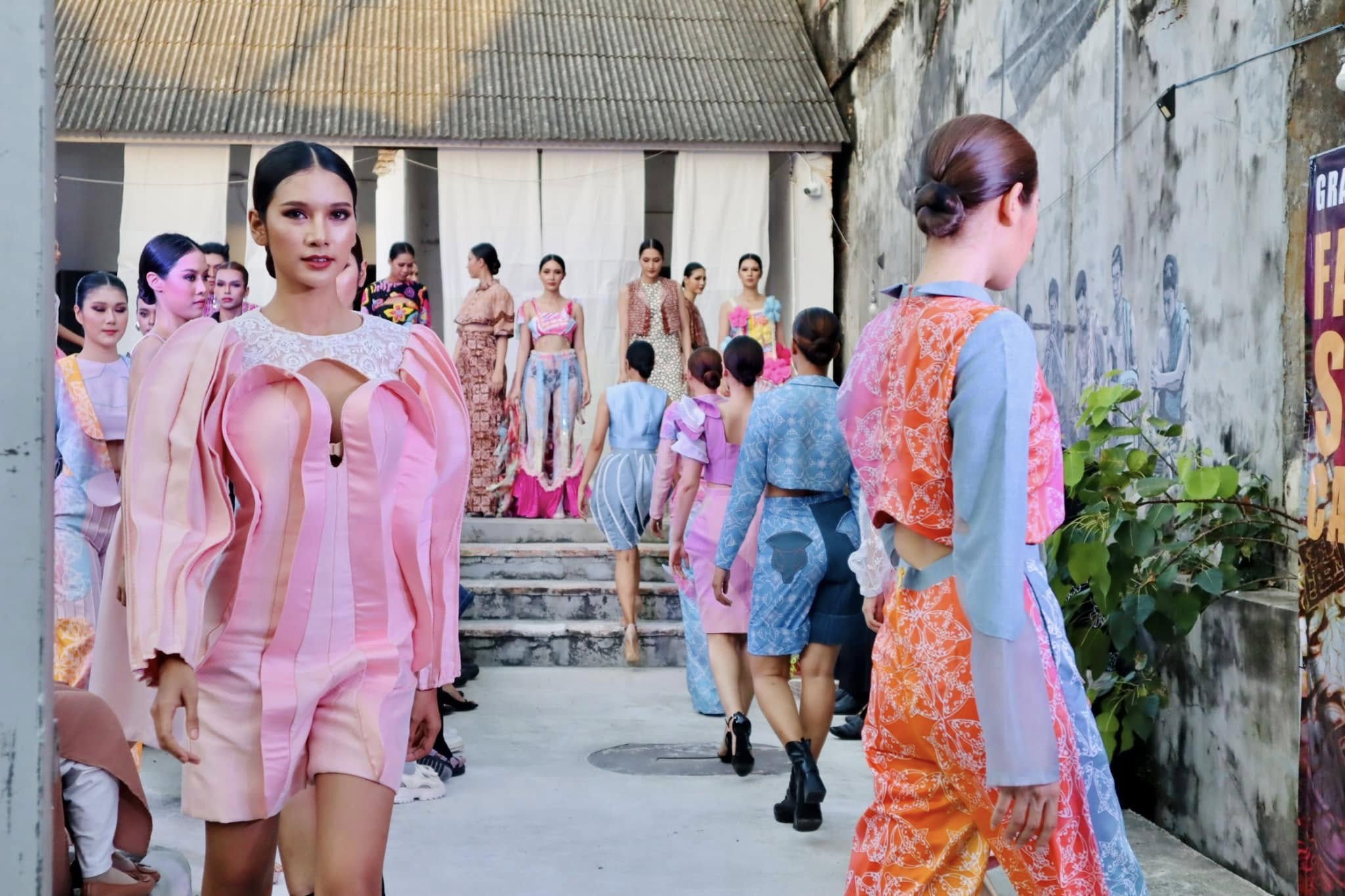 No photo description available.