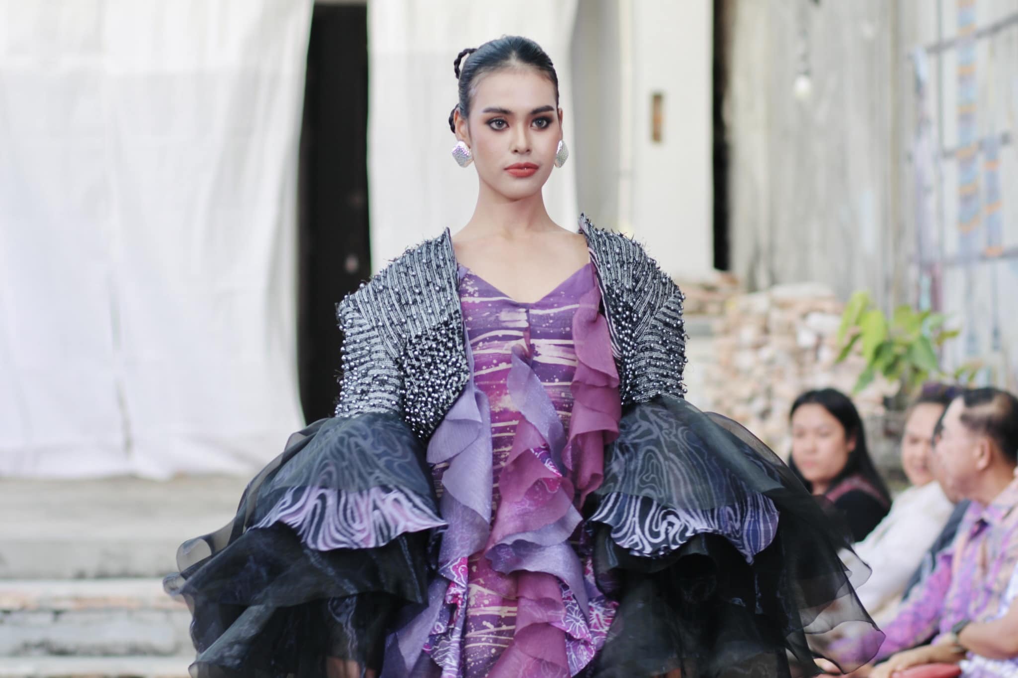 No photo description available.