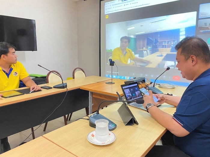 รูปภาพประกอบด้วย ในร่ม, คน, ผนัง, อาคารสำนักงาน
เนื้อหาที่สร้างโดย AI อาจไม่ถูกต้อง