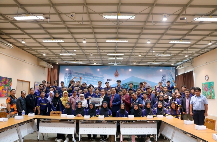 ไม่มีคำอธิบายรูปภาพ