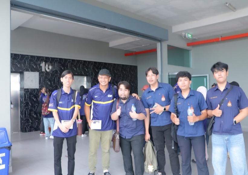 ไม่มีคำอธิบายรูปภาพ