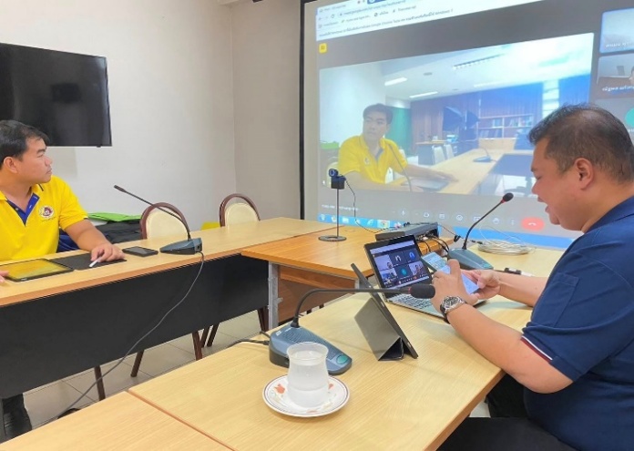 รูปภาพประกอบด้วย ในร่ม, คน, ผนัง, อาคารสำนักงาน

เนื้อหาที่สร้างโดย AI อาจไม่ถูกต้อง