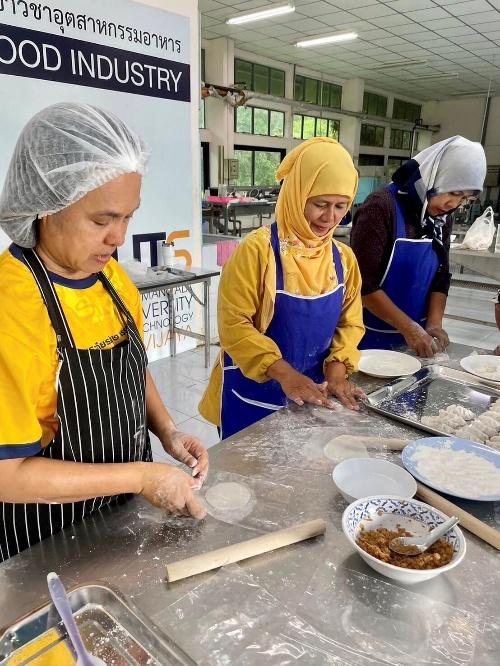 ไม่มีคำอธิบายรูปภาพ