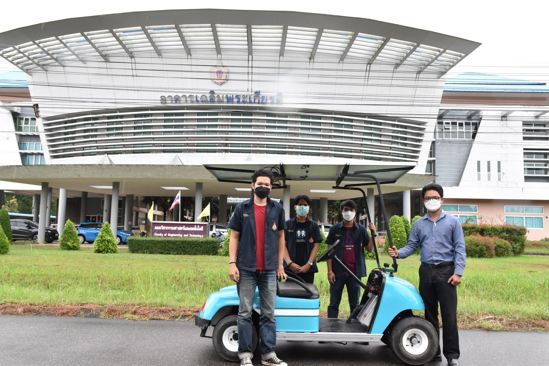 มทร.ศรีวิชัย ตรัง ผุดไอเดีย รถไฟฟ้าพลังงานแสงอาทิตย์ ลดมลพิษ งดใช้น้ำมัน 100% | มหาวิทยาลัยเทคโนโลยีราชมงคลศรีวิชัย วิทยาเขตตรัง มทร.ศรีวิชัย ตรัง