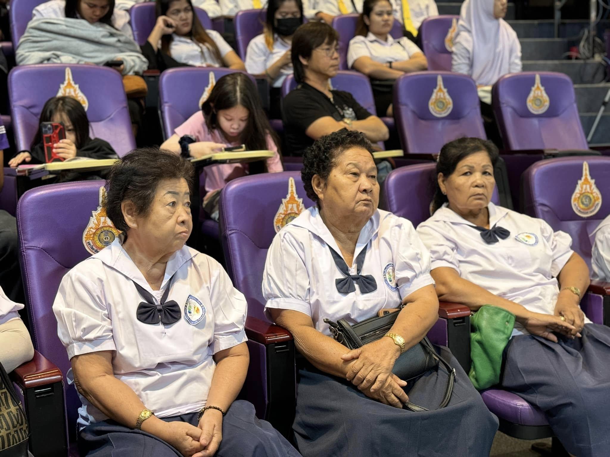 ไม่มีคำอธิบายรูปภาพ