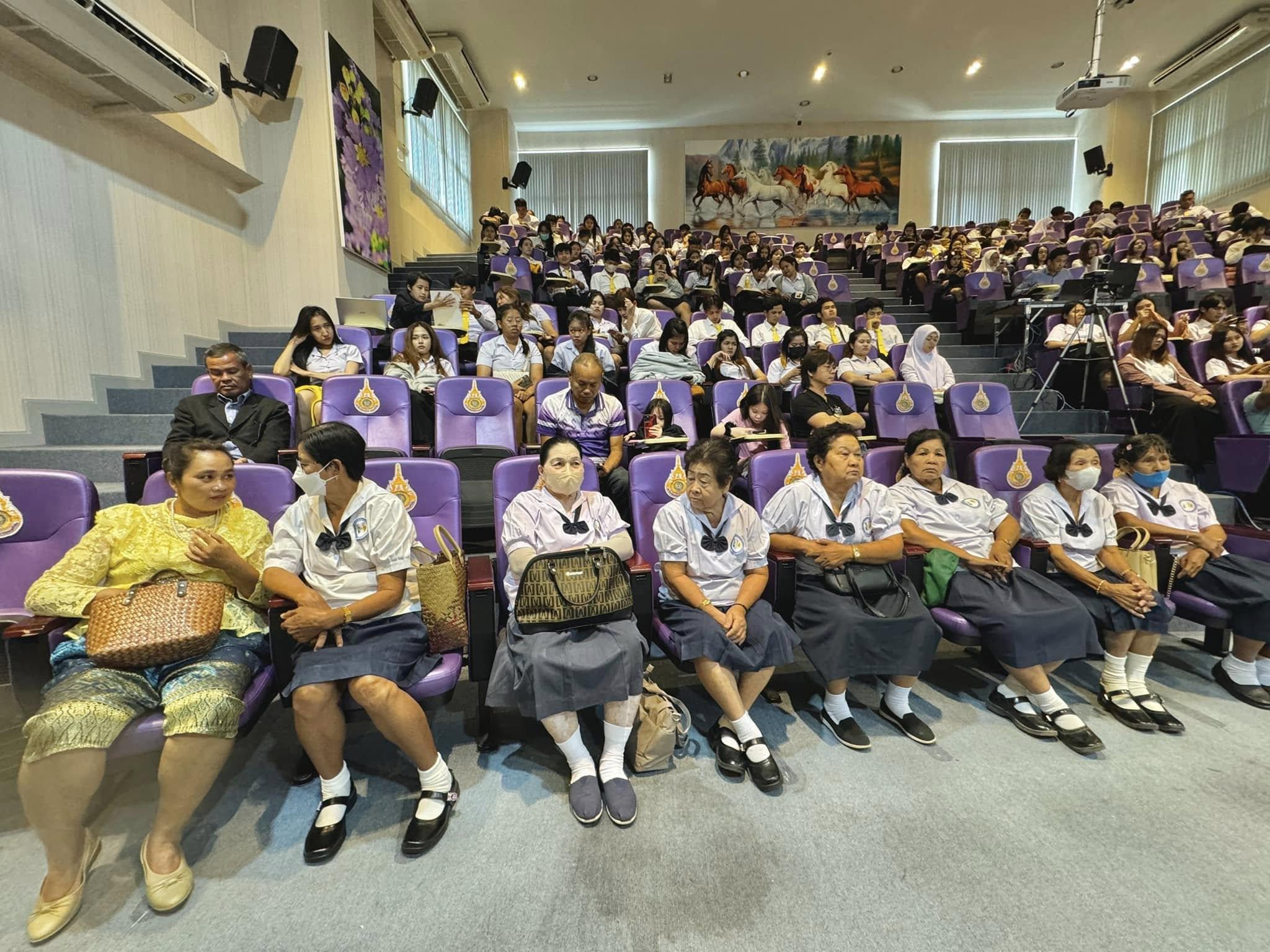 ไม่มีคำอธิบายรูปภาพ