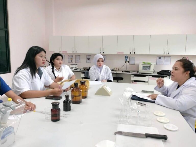 ไม่มีคำอธิบายรูปภาพ