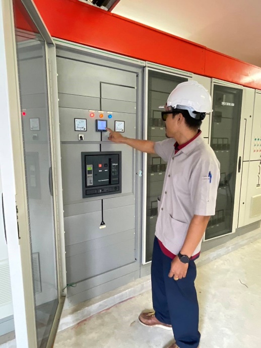 รูปภาพประกอบด้วย เสื้อผ้า, คน, ในร่ม, ประตู
เนื้อหาที่สร้างโดย AI อาจไม่ถูกต้อง