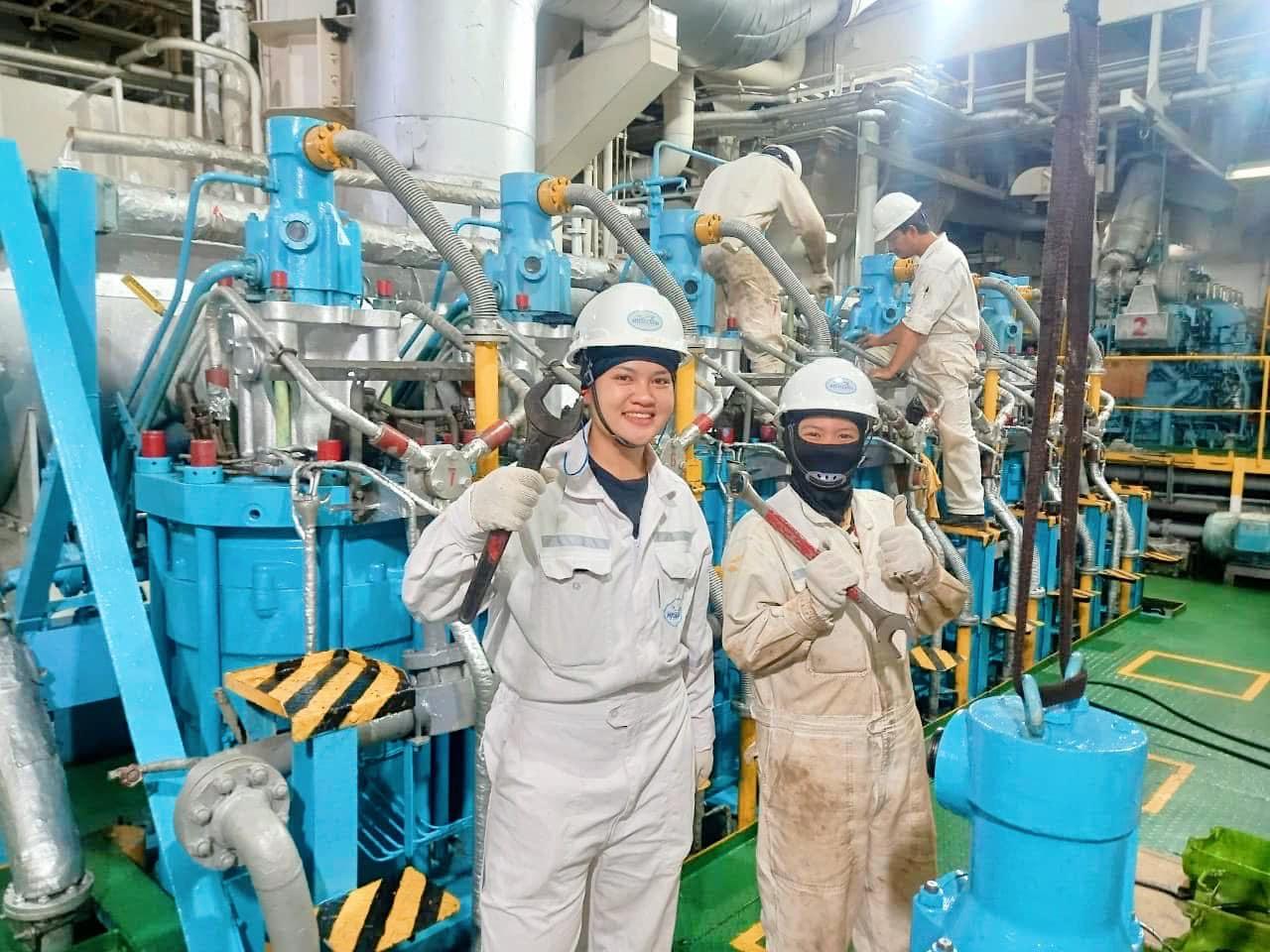 รูปภาพประกอบด้วย เสื้อผ้า, อุตสาหกรรม, วิศวกรรม, เครื่อง
เนื้อหาที่สร้างโดย AI อาจไม่ถูกต้อง